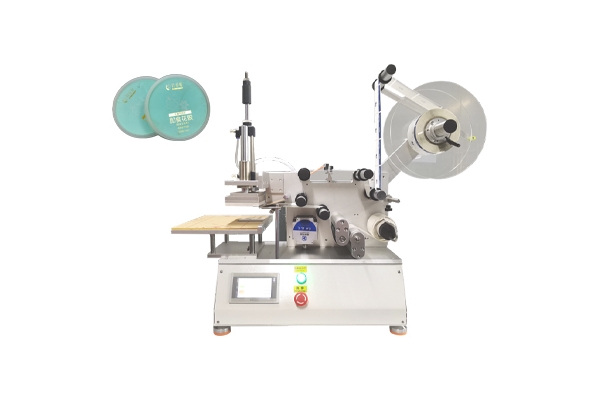 即食桃胶半自动平面贴标机